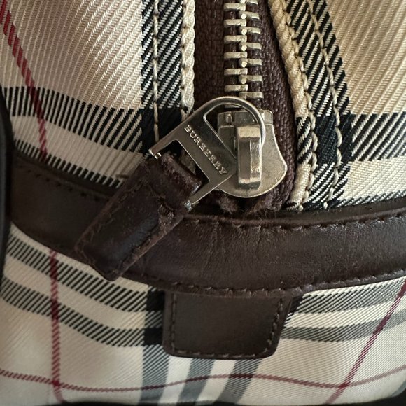 Burberry Nova Check Handbag - EUC Authentic - Picture 6 of 14